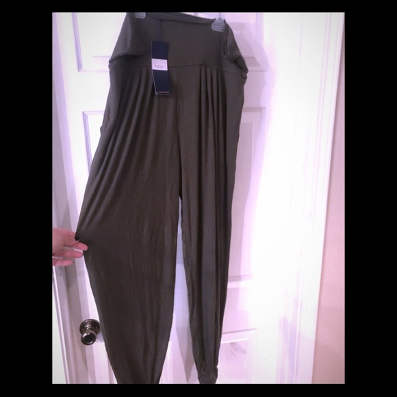 White Mark Pants - Olive green balloon dress pants! White Mark Pants - Olive green balloon dress pants!